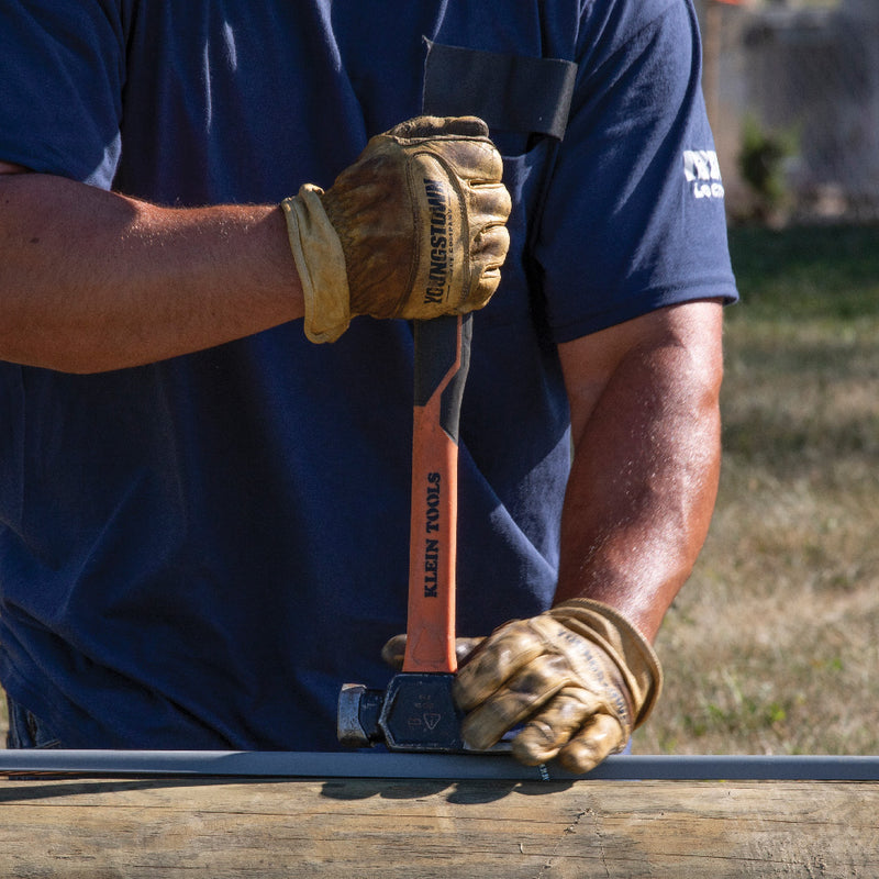 KLEIN TOOLS | Lineman's Claw Milled Hammer | #832-26