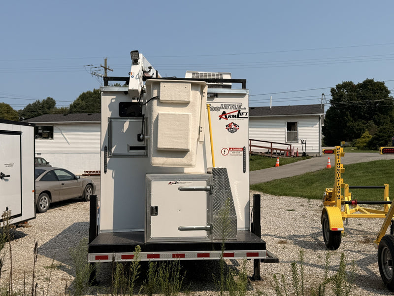 SMG TRAILERS | Self-Leveling Liberty Lift Bucket Lift Fiber Trailer | #LLB-LFT