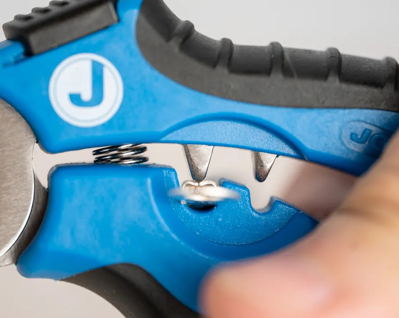 JONARD | Multi-function Kevlar® & Wire Cutting Shears | #KWC-700