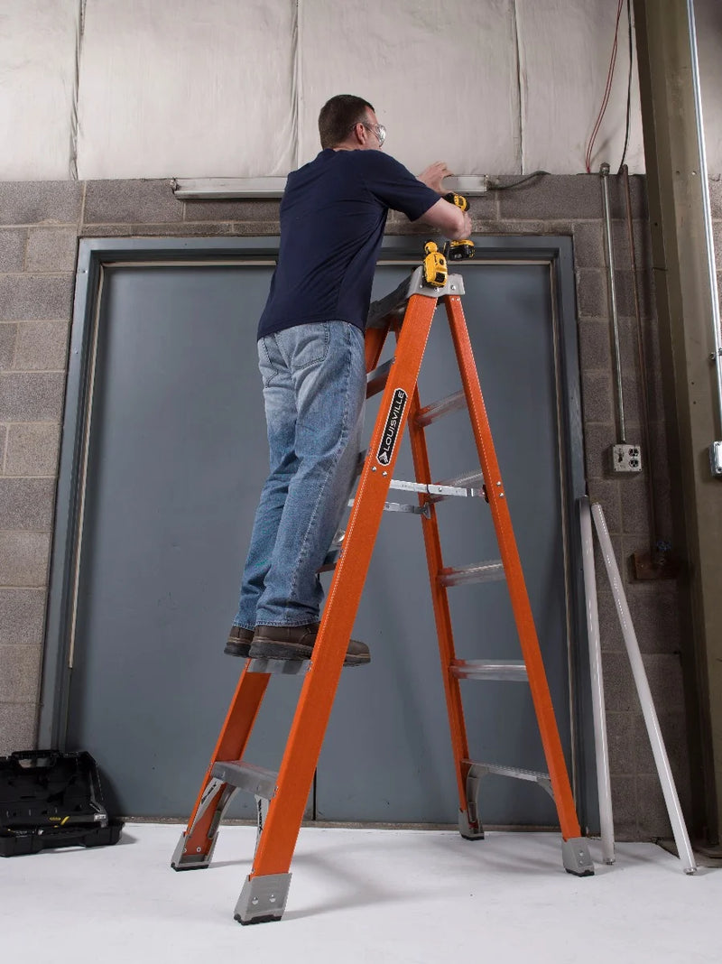 LOUISVILLE LADDER | 8' Fiberglass Step Ladder, Type IA, 300lb Load Capacity | #FS1508